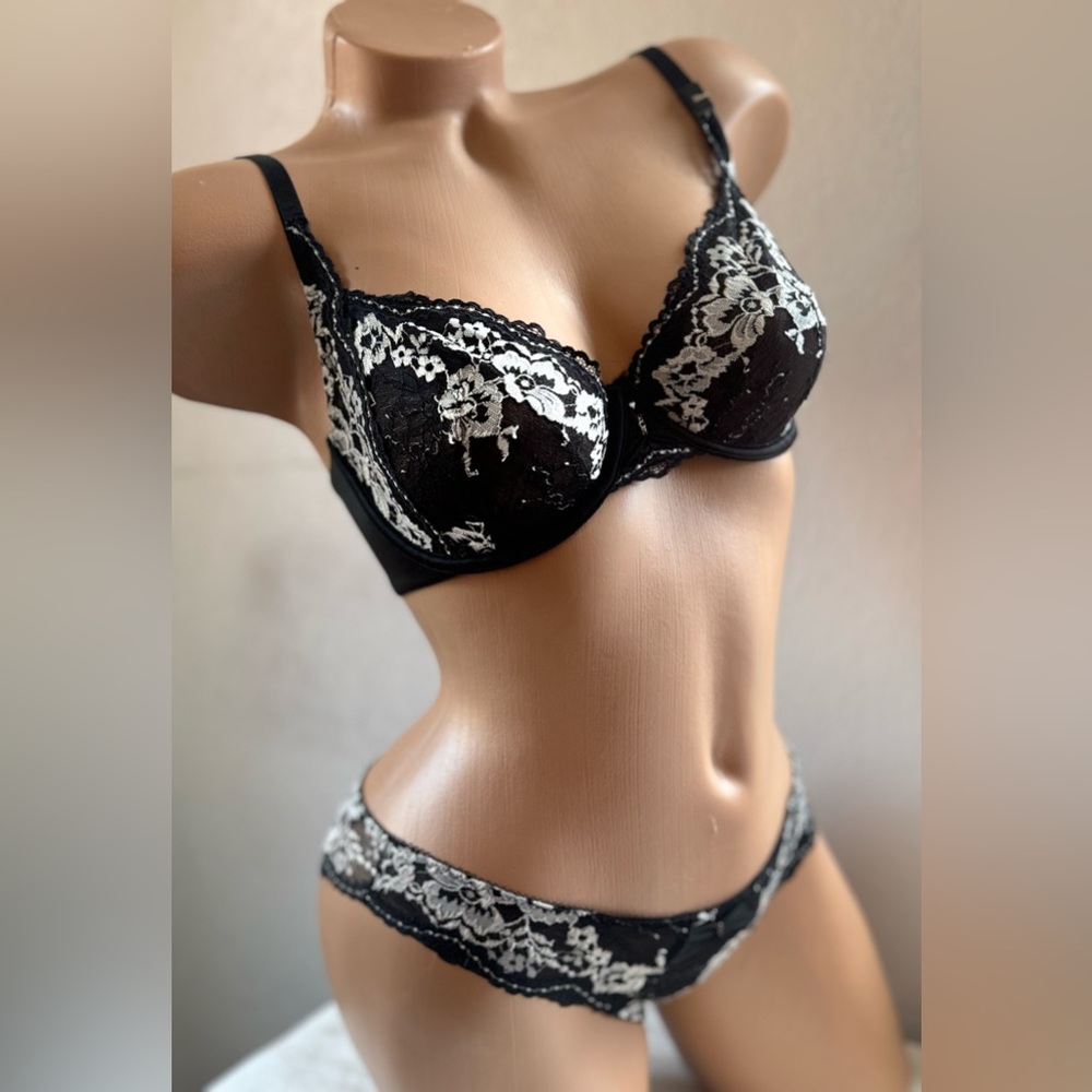 New Victoria's Secret bra set